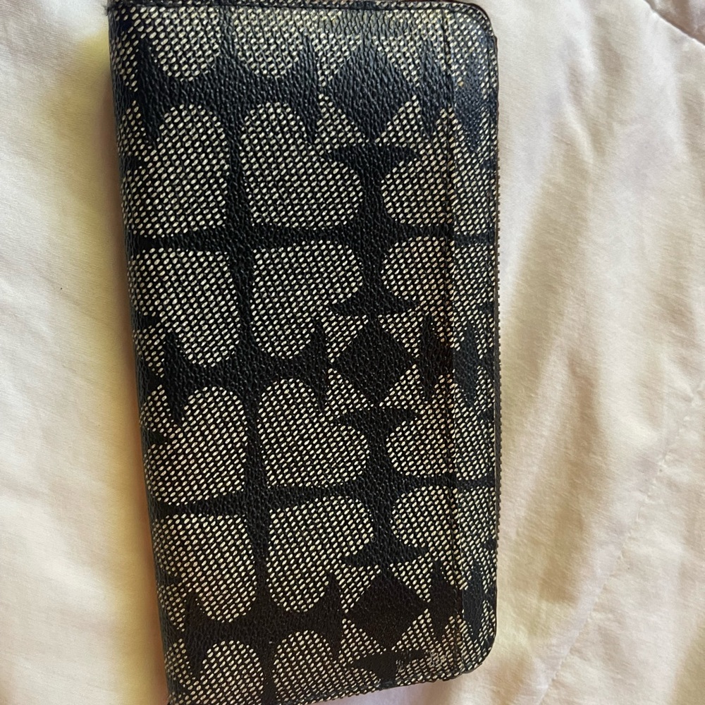 Authentic Kate Spade wallet - Picture 2 of 4